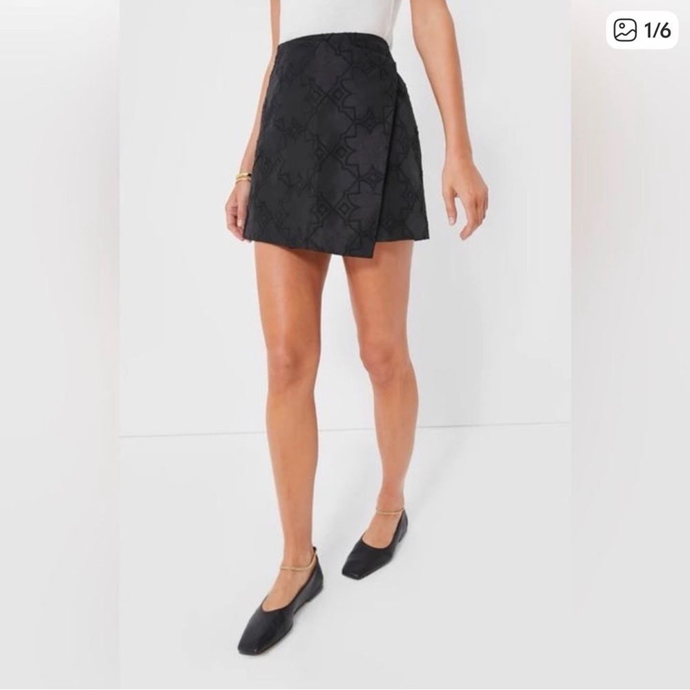Tuckernuck Black Jacquard Skirt Size Large NWOT
